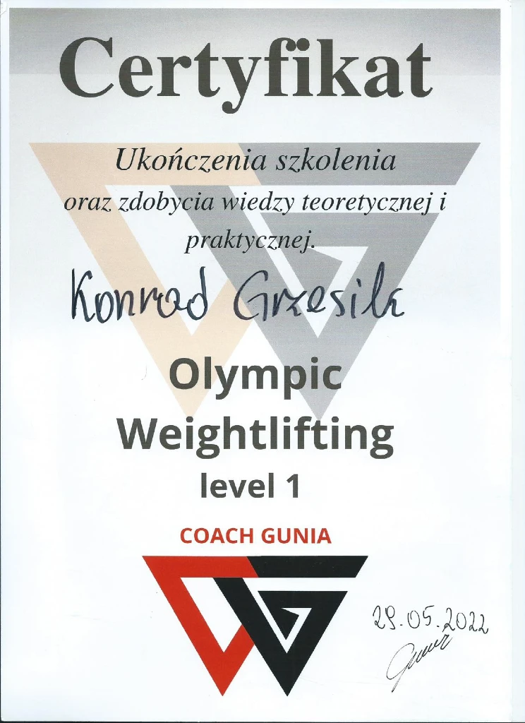 Trener personalny Konrad Kowal z Krakowa posiada certyfikat z dwuboju olimpijskiego. Trener personalny Konrad Kowal z Krakowa posiada certyfikat z dwuboju olimpijskiego.